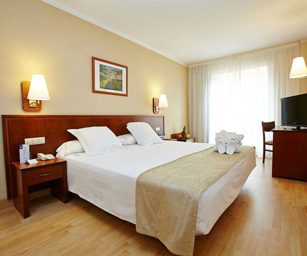 room-img
